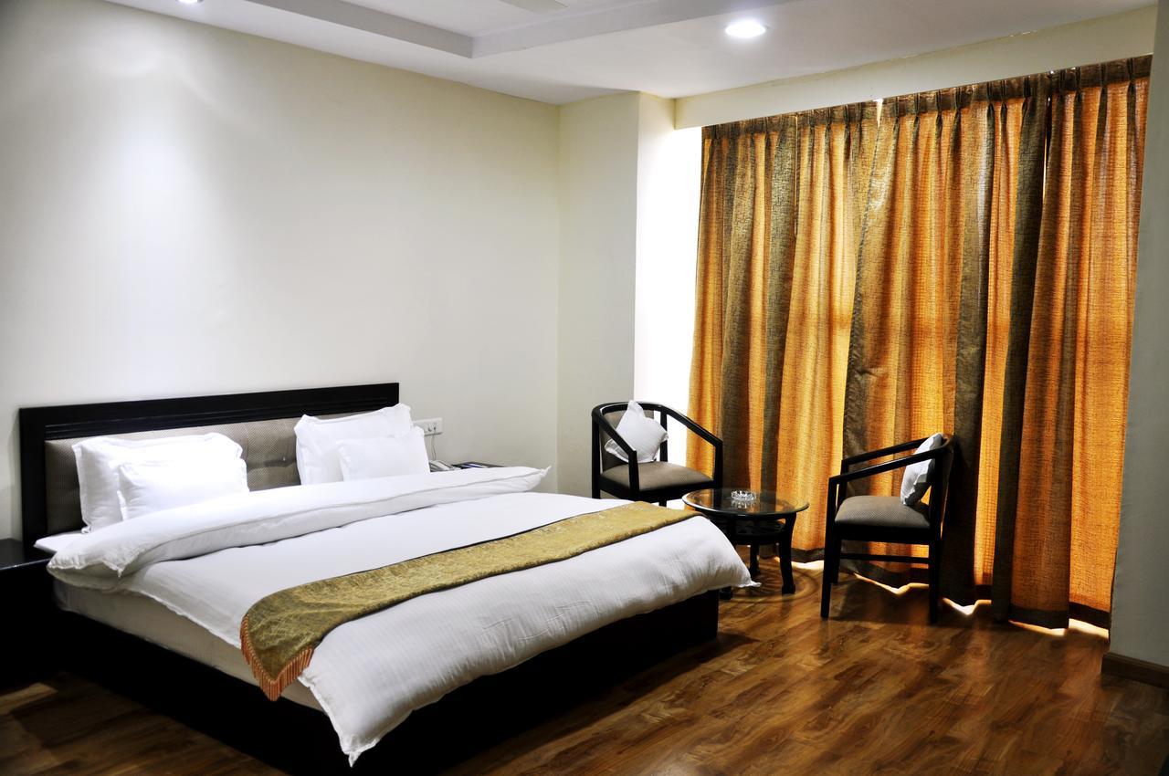 Gardenia Hotel Spa & Resort Haridwar Exterior photo